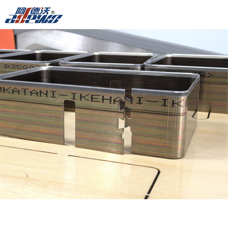 Tsukatani Steel Cutting Rule Auto Bending Machine