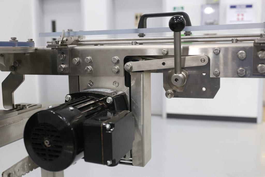 Endless belt tensioning-min