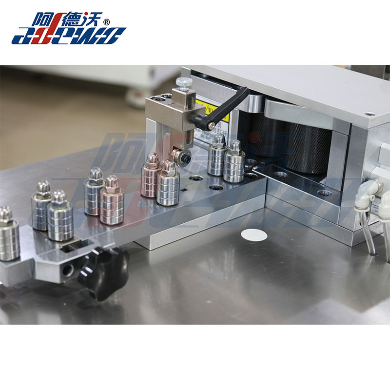 Multi Points Glued Cartons Die Boards Auto Creasing Cutting Machine